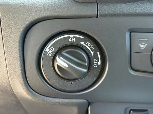 New 2026 Nissan Frontier SV w/ SV Convenience Package RWD image 9