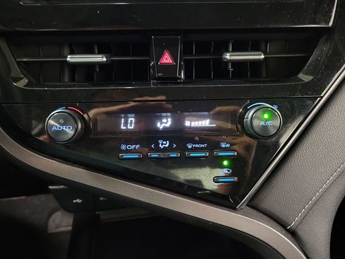 Used 2024 Toyota Camry SE FWD image 19