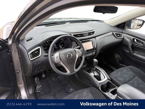 Used 2016 Nissan Rogue SV w/ SV Premium Package AWD/4WD image 2