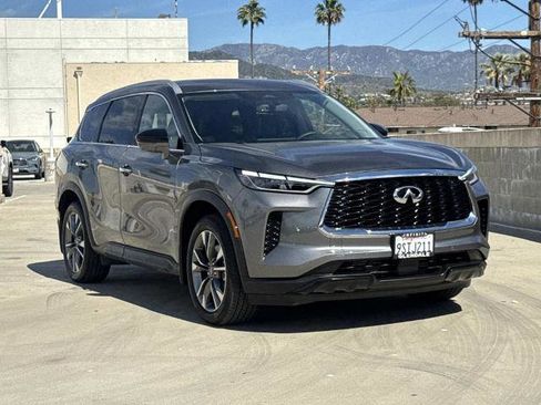 Certified 2025 INFINITI QX60 Luxe FWD image 2