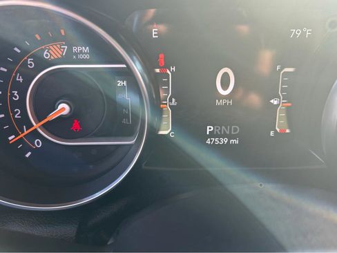 Used 2020 Jeep Wrangler Unlimited Sahara image 22