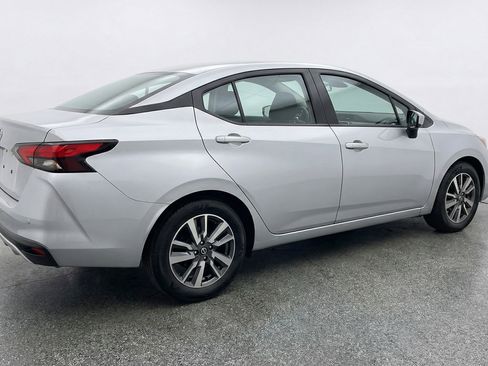 Used 2025 Nissan Versa SV image 9