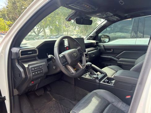 Used 2025 Toyota 4Runner TRD Off-Road Premium AWD/4WD image 5
