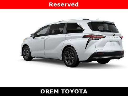 New 2026 Toyota Sienna Platinum image 6