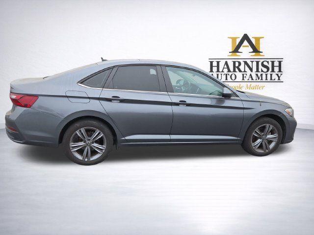 Certified 2023 Volkswagen Jetta SE FWD image 9