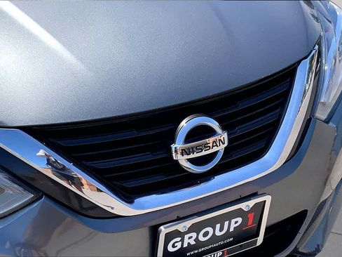 Used 2017 Nissan Altima FWD image 29