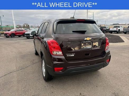 Used 2021 Chevrolet Trax LS w/ Tint and Cruise Package image 11