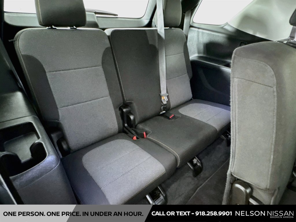 Used 2021 Chevrolet Traverse LS w/ LPO, Blackout Package FWD image 25