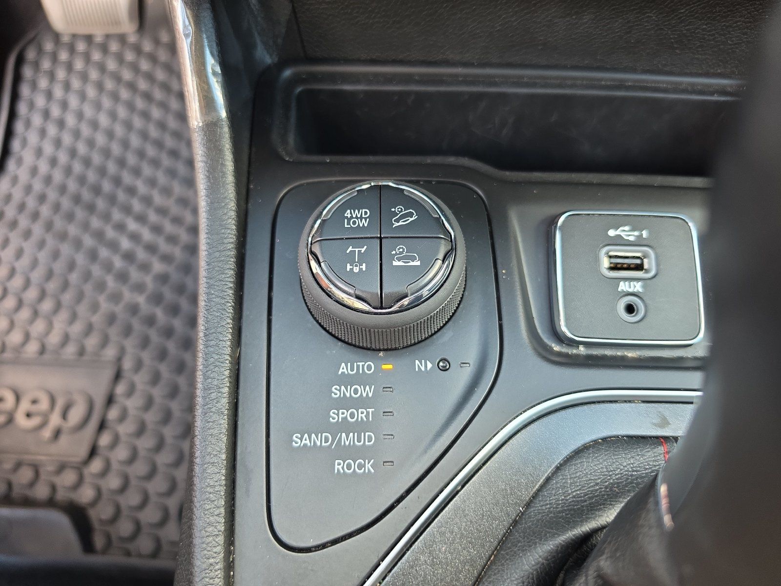 Used 2021 Jeep Cherokee Trailhawk w/ Sun, Sound & Nav Group AWD/4WD image 22