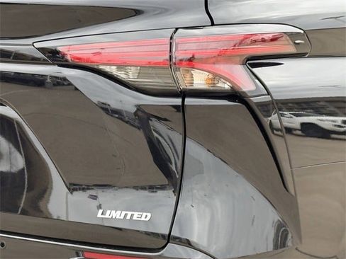 New 2026 Toyota Sienna Limited image 7