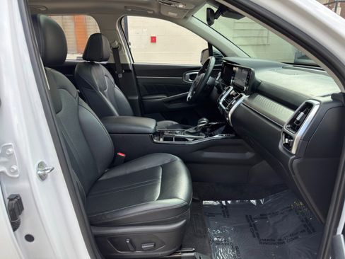 Used 2022 Kia Sorento SX AWD/4WD image 15
