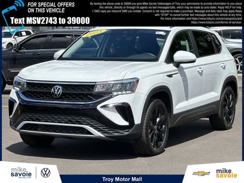 Used 2023 Volkswagen Taos SE w/ Black Wheel Package AWD/4WD image 1