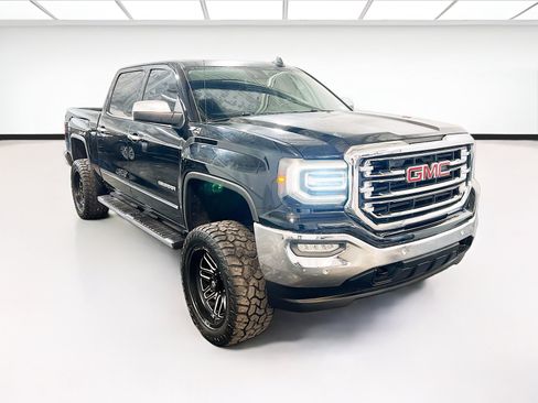Used 2018 GMC Sierra 1500 SLT AWD/4WD image 3
