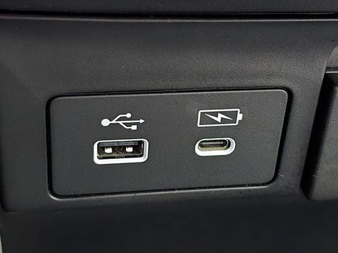 Used 2025 Honda Odyssey Touring image 9