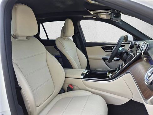 Used 2026 Mercedes-Benz GLC 300 image 19