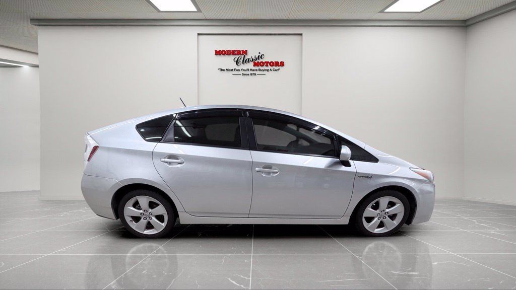 Used 2010 Toyota Prius Five w/ Navigation Pkg FWD image 8