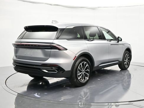 New 2026 Lincoln Nautilus Premier image 6