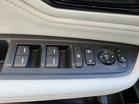 Used 2026 Honda Odyssey Touring image 17