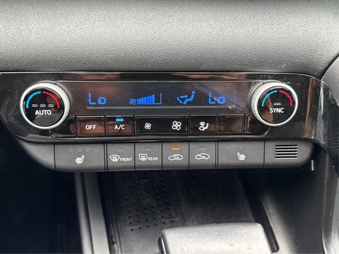 Used 2021 Hyundai Elantra SEL w/ Convenience + Premium Package FWD image 33