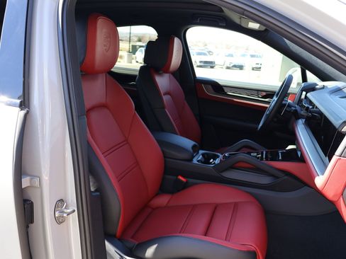 New 2026 Porsche Cayenne S image 26