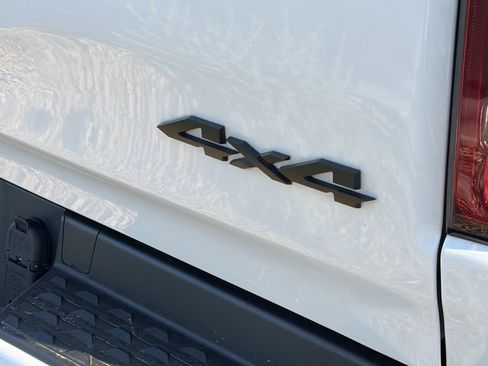 Used 2023 RAM 1500 Laramie AWD/4WD image 6
