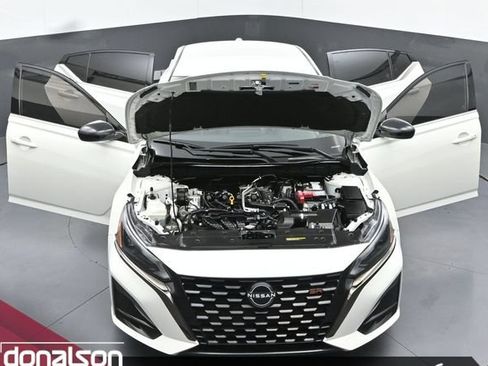 Used 2023 Nissan Altima 2.5 SR FWD image 23