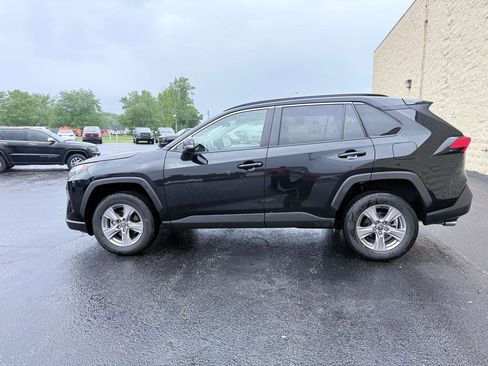 Used 2025 Toyota RAV4 XLE FWD image 2