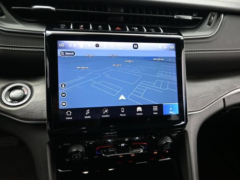 Used 2024 Jeep Grand Cherokee Limited w/ Luxury Tech Group II RWD image 14
