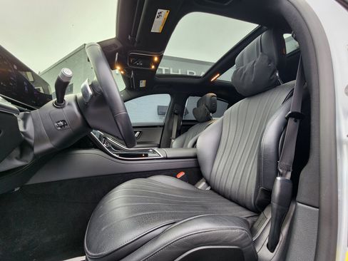 Used 2022 Mercedes-Benz S 500 4MATIC w/ AMG Line Package image 26
