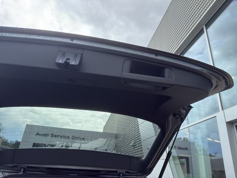 Used 2020 Volkswagen Tiguan S image 10