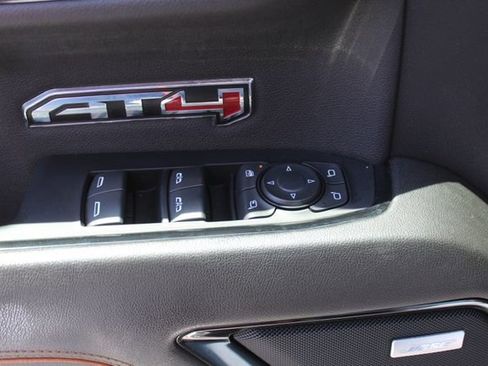 Used 2024 GMC Sierra 1500 AT4 w/ Technology Package AWD/4WD image 38