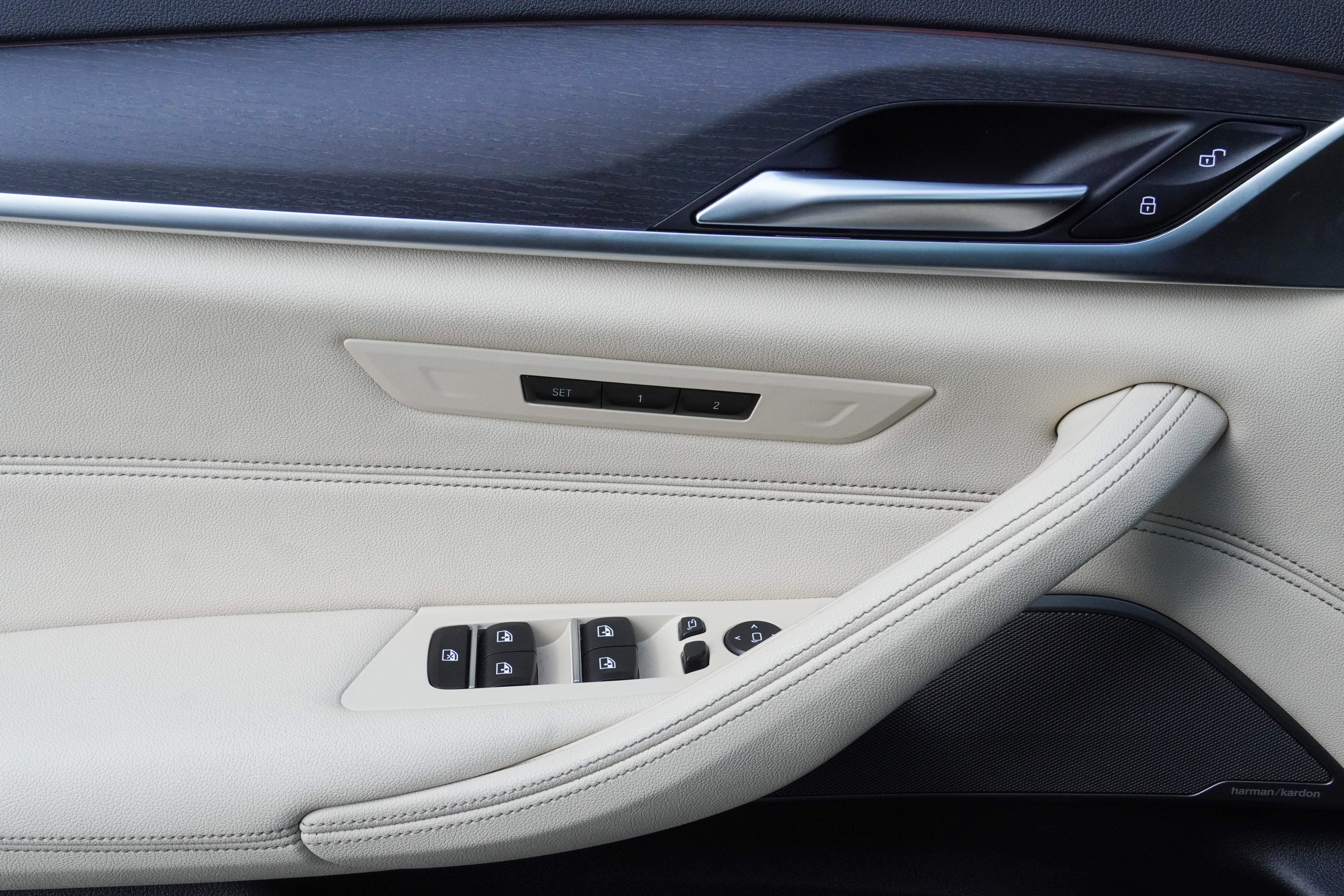 Used 2023 BMW 530i w/ Premium Package RWD image 15