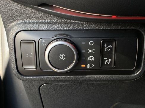 Used 2025 Ford Explorer ST-Line w/ Premium Package image 31