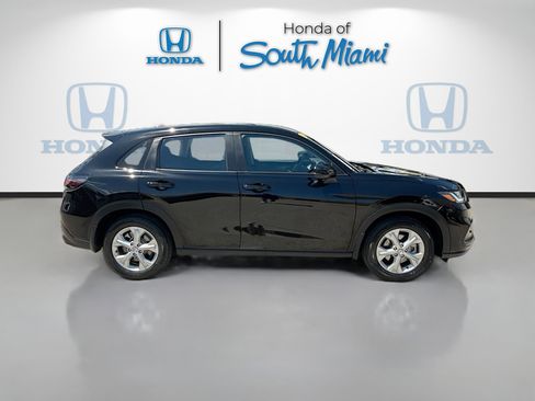 Used 2024 Honda HR-V LX image 8