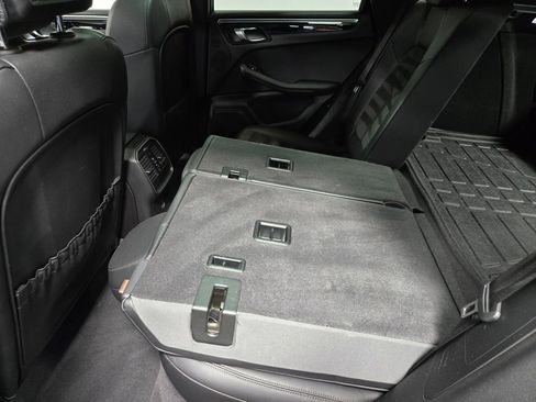 Used 2018 Porsche Macan image 36