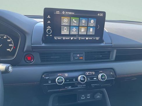 Used 2024 Honda Pilot TrailSport image 11