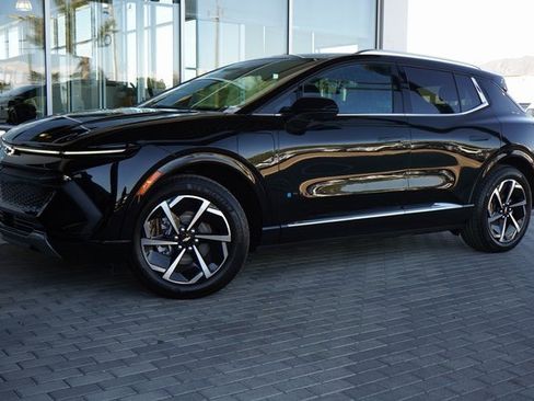 New 2025 Chevrolet Equinox EV LT image 4