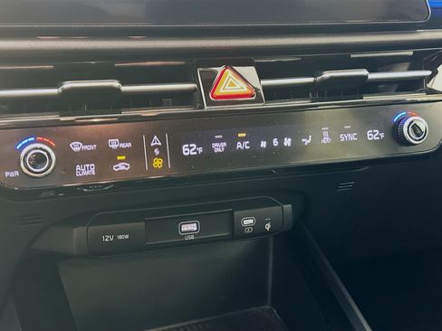 Used 2024 Kia Niro Wind w/ Wind Preserve Package FWD image 24