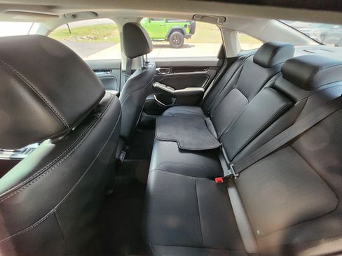 Used 2022 Honda Civic Touring image 9