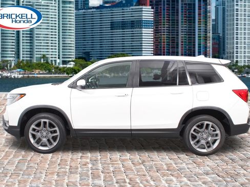 Used 2023 Honda Passport EX-L image 2