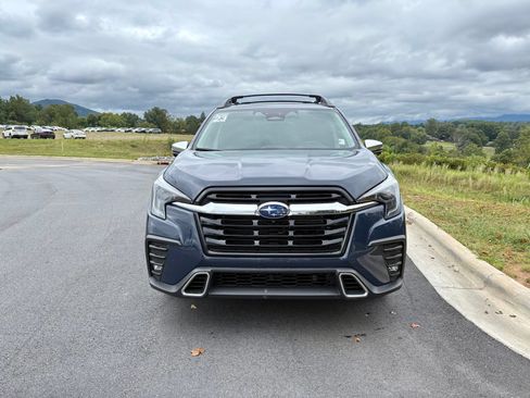 Used 2023 Subaru Ascent Touring AWD/4WD image 2