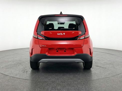 Used 2025 Kia Soul LX w/ LX Technology Package image 7