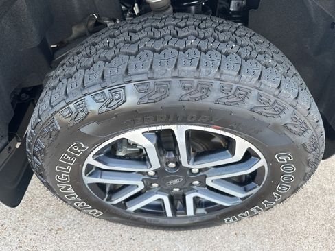 Used 2024 Ford Ranger Lariat w/ FX4 Off-Road Package image 19