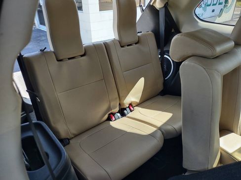 Used 2018 Mitsubishi Outlander SEL AWD/4WD image 31