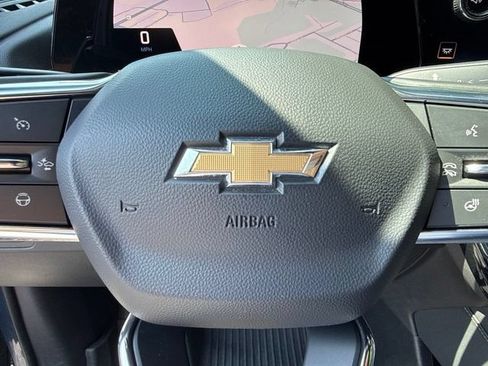 Used 2025 Chevrolet Traverse High Country FWD image 14