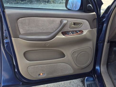 Used 2003 Toyota Sequoia SR5 image 10