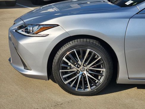 Certified 2023 Lexus ES 300h w/ Premium Package FWD image 8