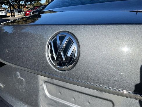 Used 2017 Volkswagen Passat 1.8T S image 33