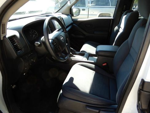 Used 2024 Nissan Frontier S w/ Technology Package AWD/4WD image 9