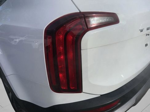 Used 2022 Kia Telluride S image 7